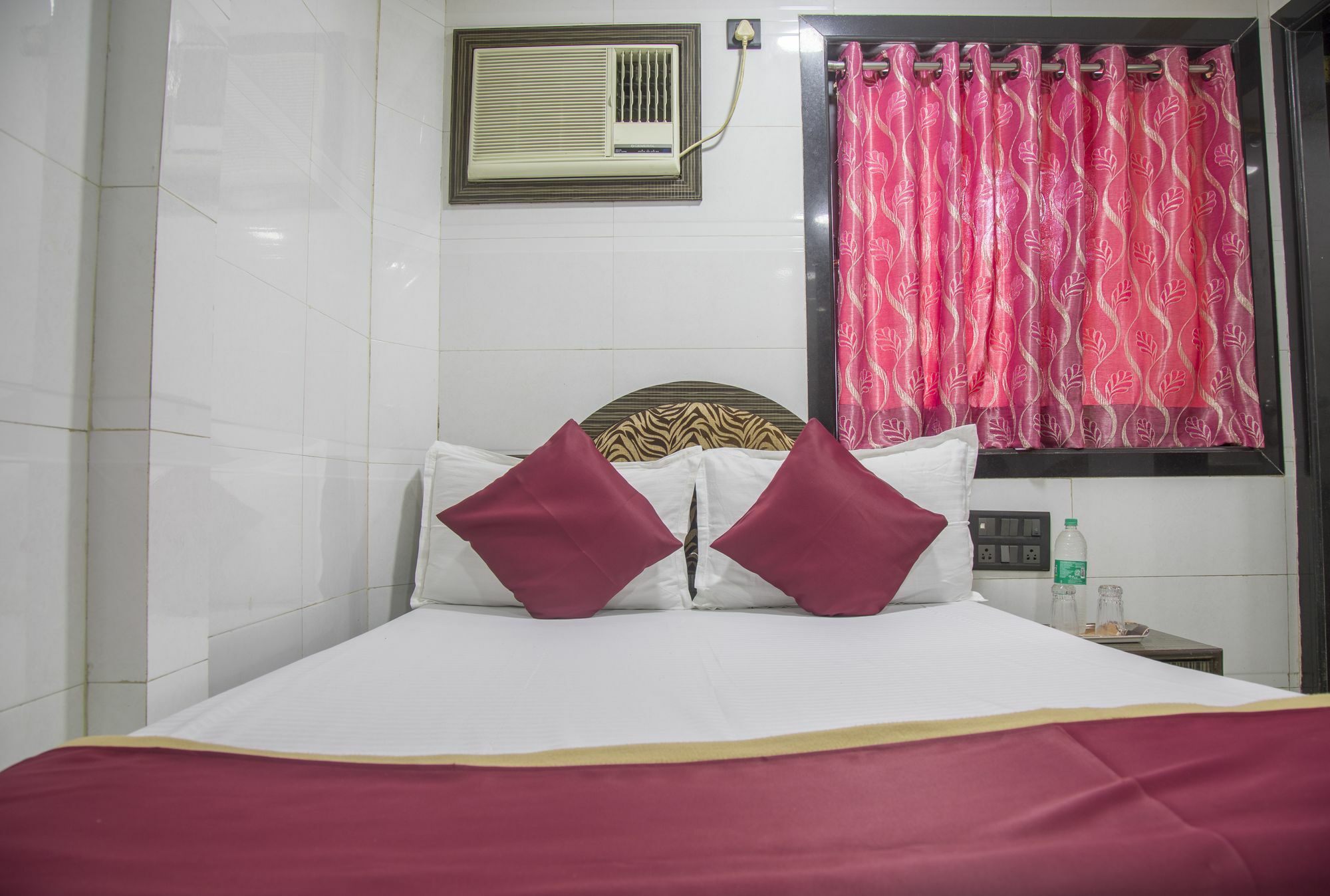 Relax Guest House Мумбай Екстериор снимка